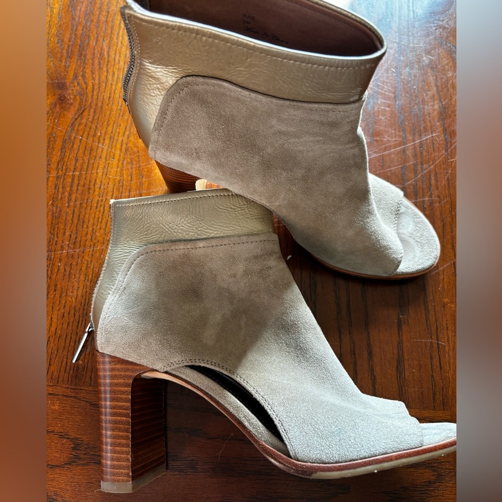 Donald j pliner size 8 open toed booties
